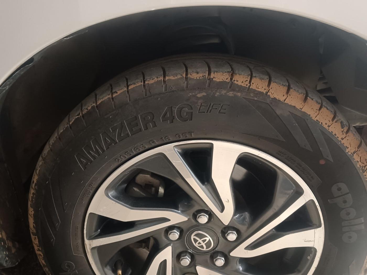 2021 Toyota Innova Crysta 2.4 G 8 STR, Diesel, Manual, 86,602 km, tyre