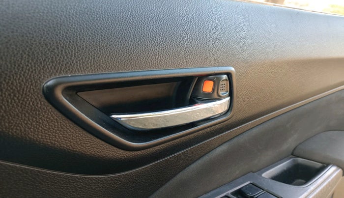 2019 Maruti Swift VXI, Petrol, Manual, 1,16,986 km, interior