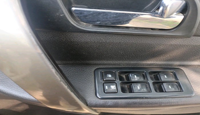 2017 Tata Safari Storme 2.2 EX 4X2, Diesel, Manual, 1,48,520 km, interior