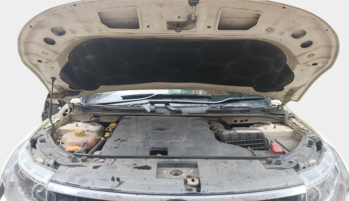 2020 Mahindra XUV500 W7, Diesel, Manual, 73,679 km, exterior