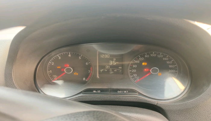 2016 Volkswagen Ameo COMFORTLINE 1.2L, Petrol, Manual, 1,72,139 km, interior