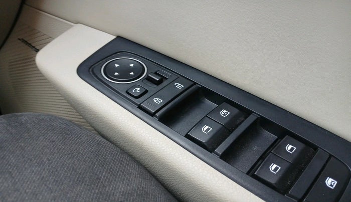 2024 KIA CARENS LUXURY PLUS IMT 1.5 DIESEL IMT, Diesel, Manual, 45,506 km, interior