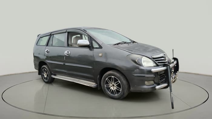 2010 Toyota Innova G1 2.5, Diesel, Manual, 3,50,886 km, exterior