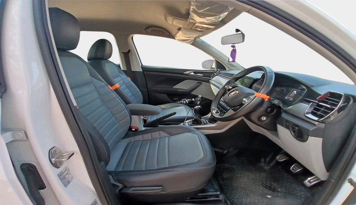 2023 Skoda KUSHAQ AMBITION 1.0L TSI MT, Petrol, Manual, 16,027 km, interior