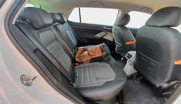 2023 Skoda KUSHAQ AMBITION 1.0L TSI MT, Petrol, Manual, 16,027 km, interior