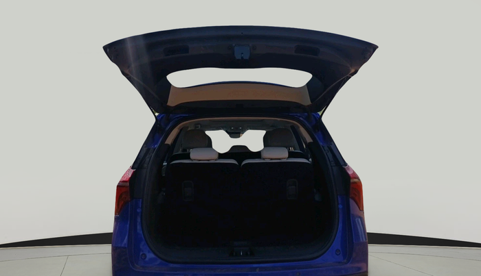 2022 Mahindra XUV700 AX 7 LUXURY D AT 7 STR, Diesel, Automatic, 71,871 km, exterior