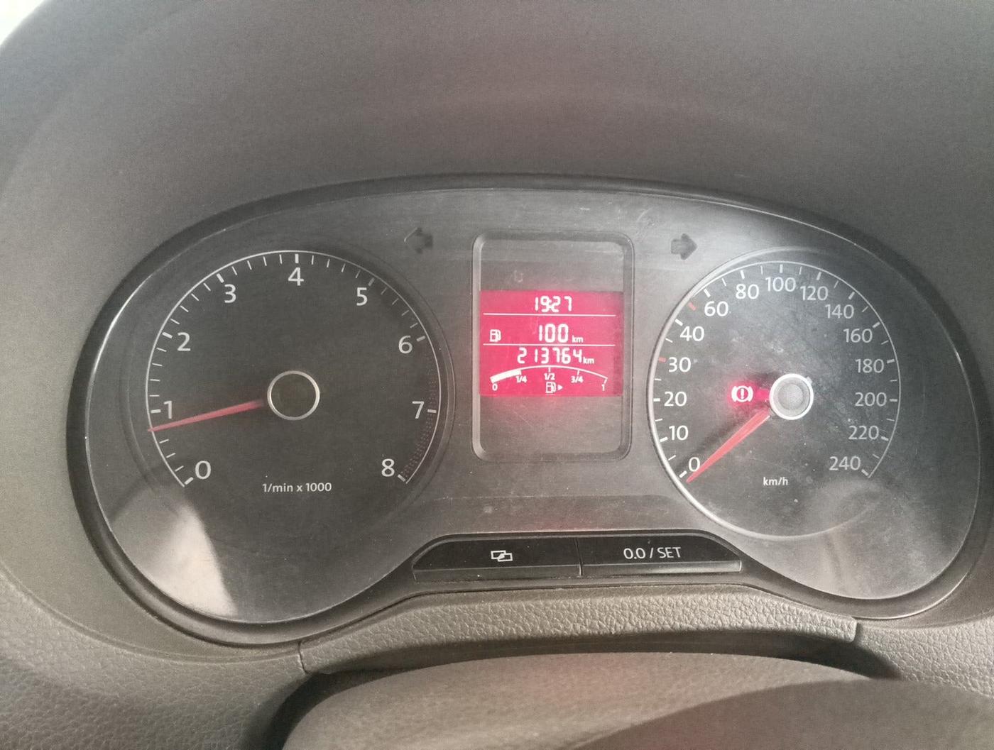 2011 Volkswagen Vento HIGHLINE 1.6 MPI, Petrol, Manual, 2,13,764 km, interior