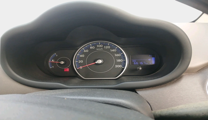 2013 Hyundai i10 MAGNA 1.1 LPG, Petrol, Manual, 66,167 km, interior