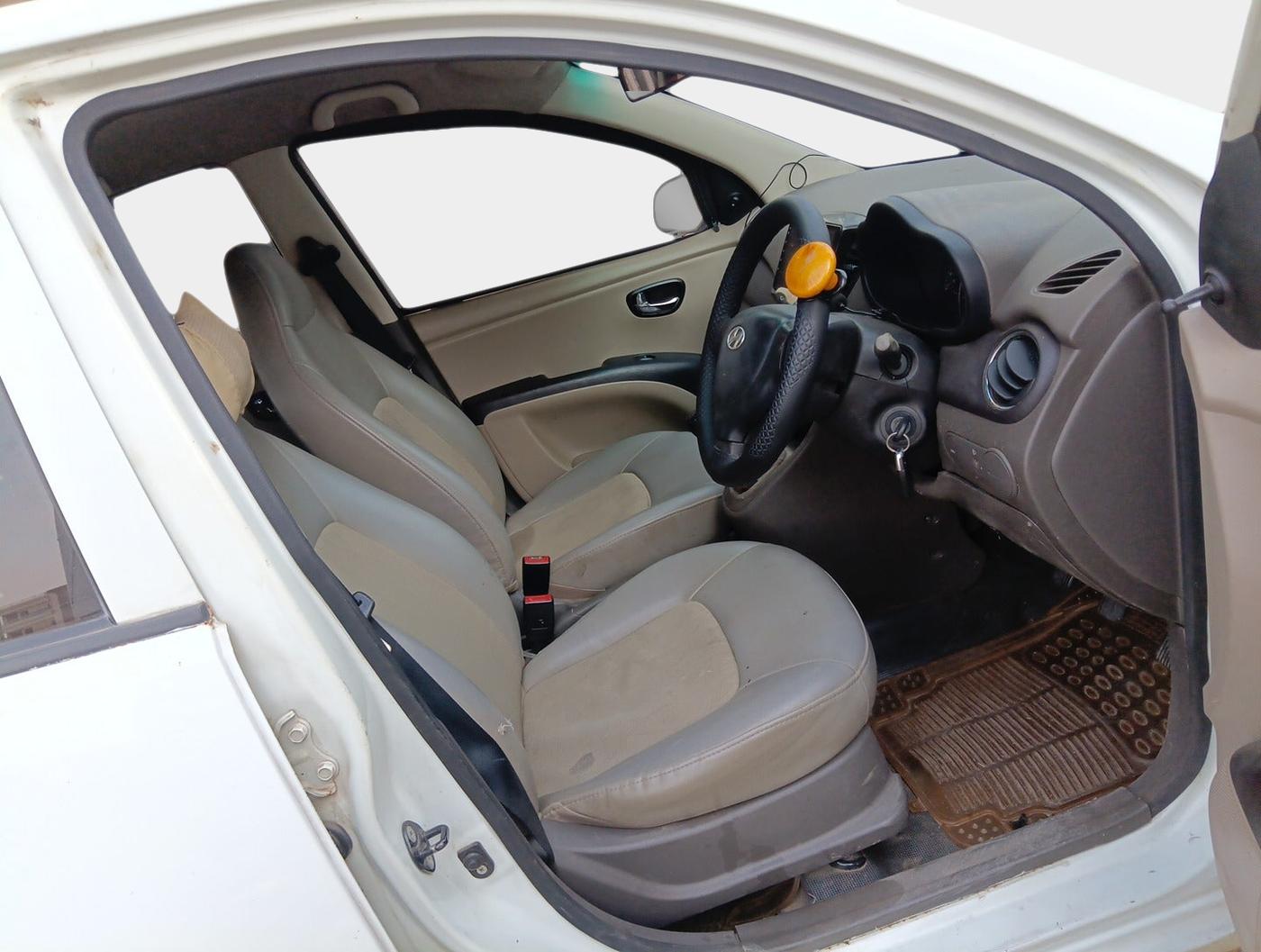 2012 Hyundai i10 MAGNA 1.1 LPG, Petrol, Manual, 91,870 km, interior