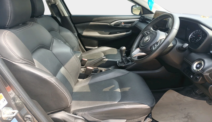 2022 Toyota URBAN CRUISER HYRYDER V NEO DRIVE, Petrol, Manual, 23,433 km, interior