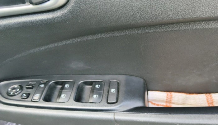 2019 Hyundai VENUE SX PLUS 1.0 TURBO DCT, Petrol, Automatic, 98,890 km, interior