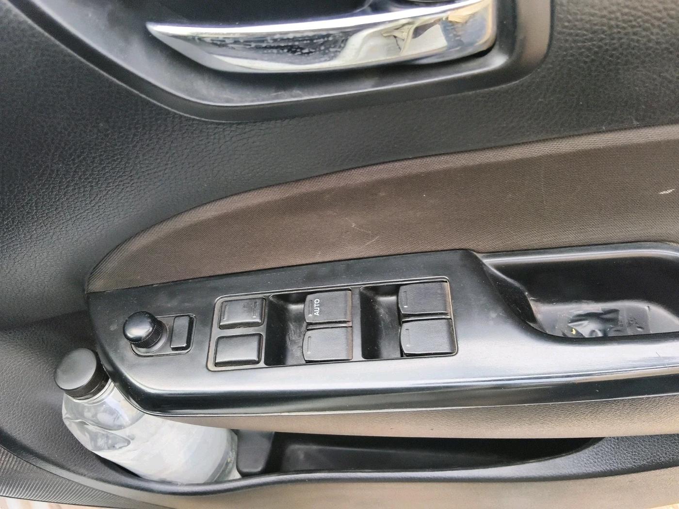 2017 Maruti Swift VDI, Diesel, Manual, 1,17,153 km, interior