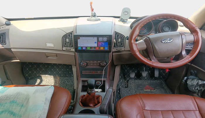 2014 Mahindra XUV500 W4, Diesel, Manual, 1,25,000 km, interior