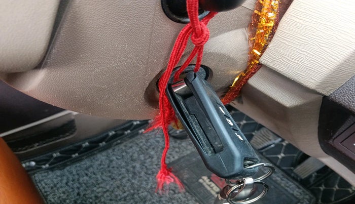 2014 Mahindra XUV500 W4, Diesel, Manual, 1,25,000 km, interior