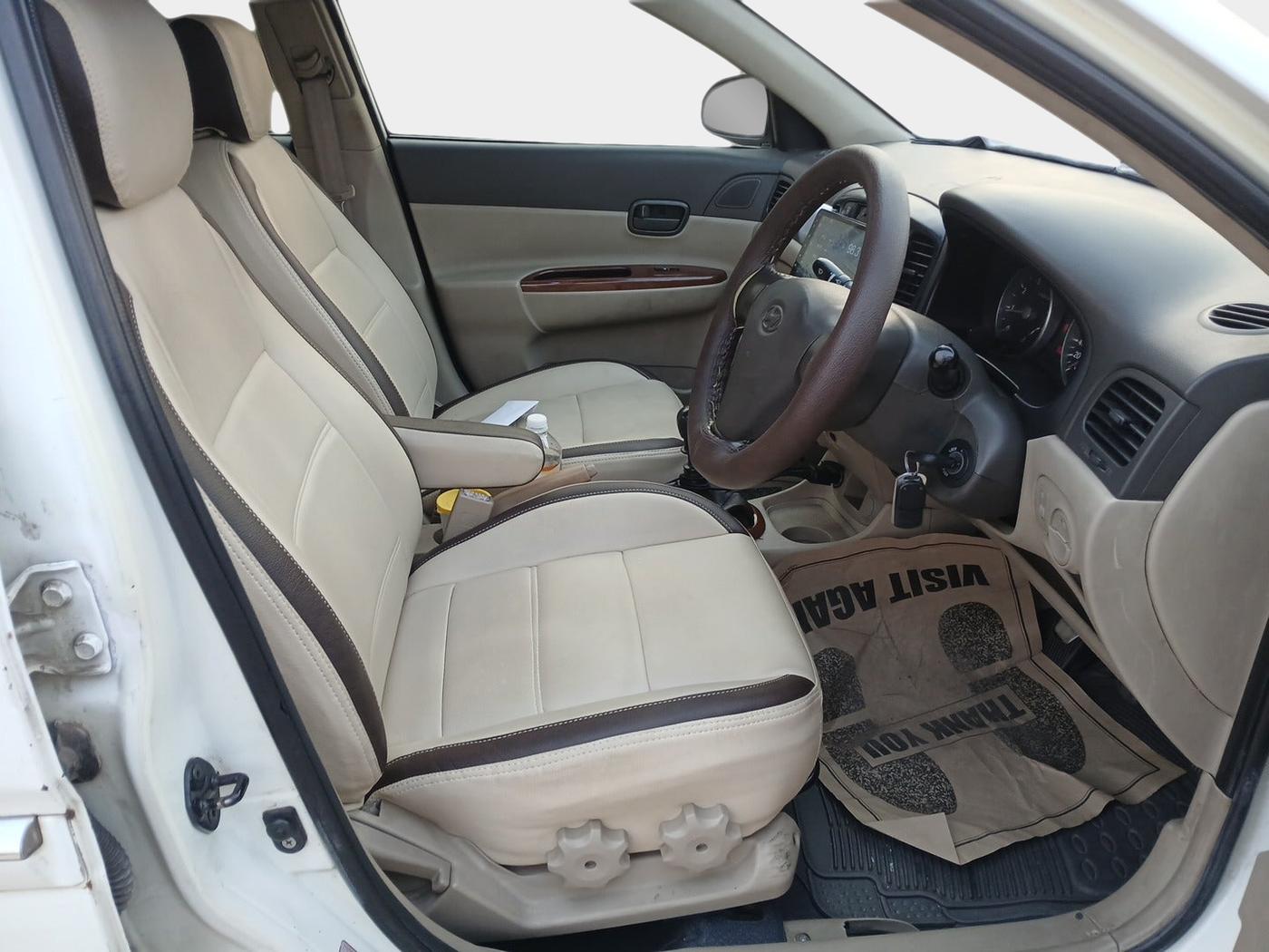 2010 Hyundai Verna TRANSFORM 1.5 SX CRDI, Diesel, Manual, 2,53,694 km, interior