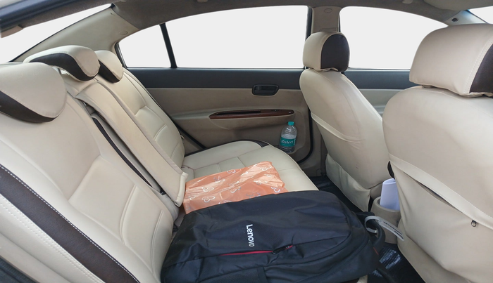 2010 Hyundai Verna TRANSFORM 1.5 SX CRDI, Diesel, Manual, 2,53,694 km, interior