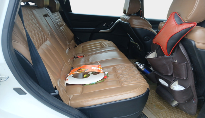 2019 Mahindra XUV500 W11, Diesel, Manual, 1,72,089 km, interior