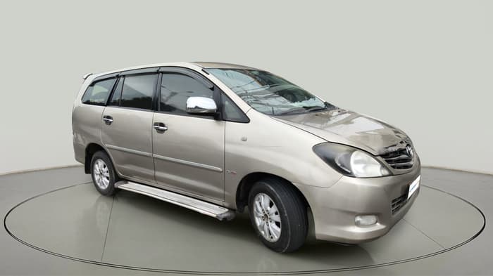 2010 Toyota Innova V 2.5 8 STR, Diesel, Manual, 3,09,805 km, exterior