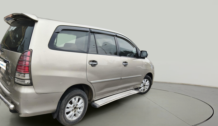 2010 Toyota Innova V 2.5 8 STR, Diesel, Manual, 3,09,803 km, exterior