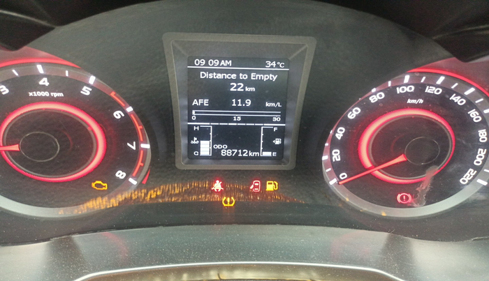 2021 Mahindra XUV300 W8 (O) 1.2 PETROL, Petrol, Manual, 88,712 km, interior