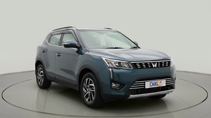 2023 Mahindra XUV300 W8 (O) 1.2 PETROL AMT, Petrol, Automatic, 67,461 km, exterior