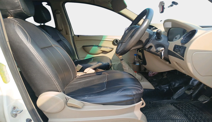 2015 Mahindra Xylo H4 BS IV, Diesel, Manual, 2,12,102 km, interior