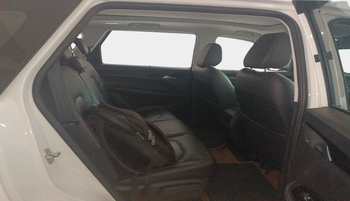 2020 MG HECTOR SHARP 1.5 DCT PETROL, Petrol, Automatic, 1,06,689 km, interior