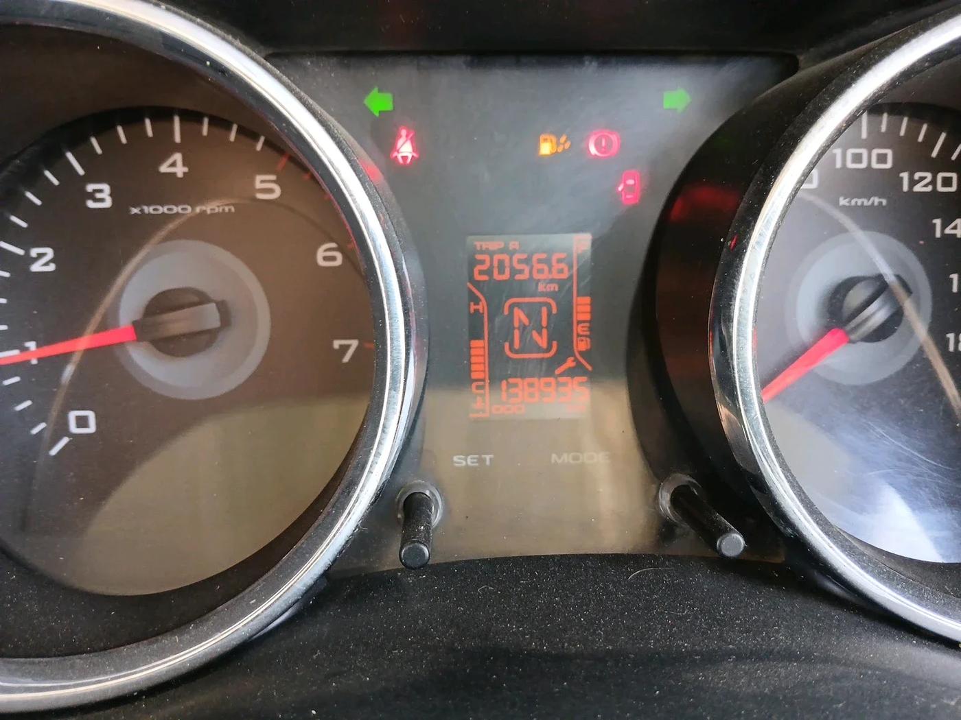 2017 Mahindra TUV300 T8, Diesel, Manual, 1,38,935 km, interior