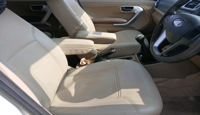 2017 Mahindra TUV300 T8, Diesel, Manual, 1,38,935 km, interior