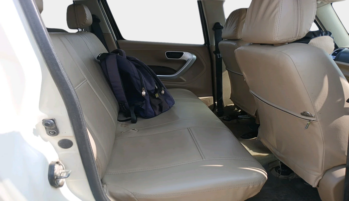 2017 Mahindra TUV300 T8, Diesel, Manual, 1,38,935 km, interior