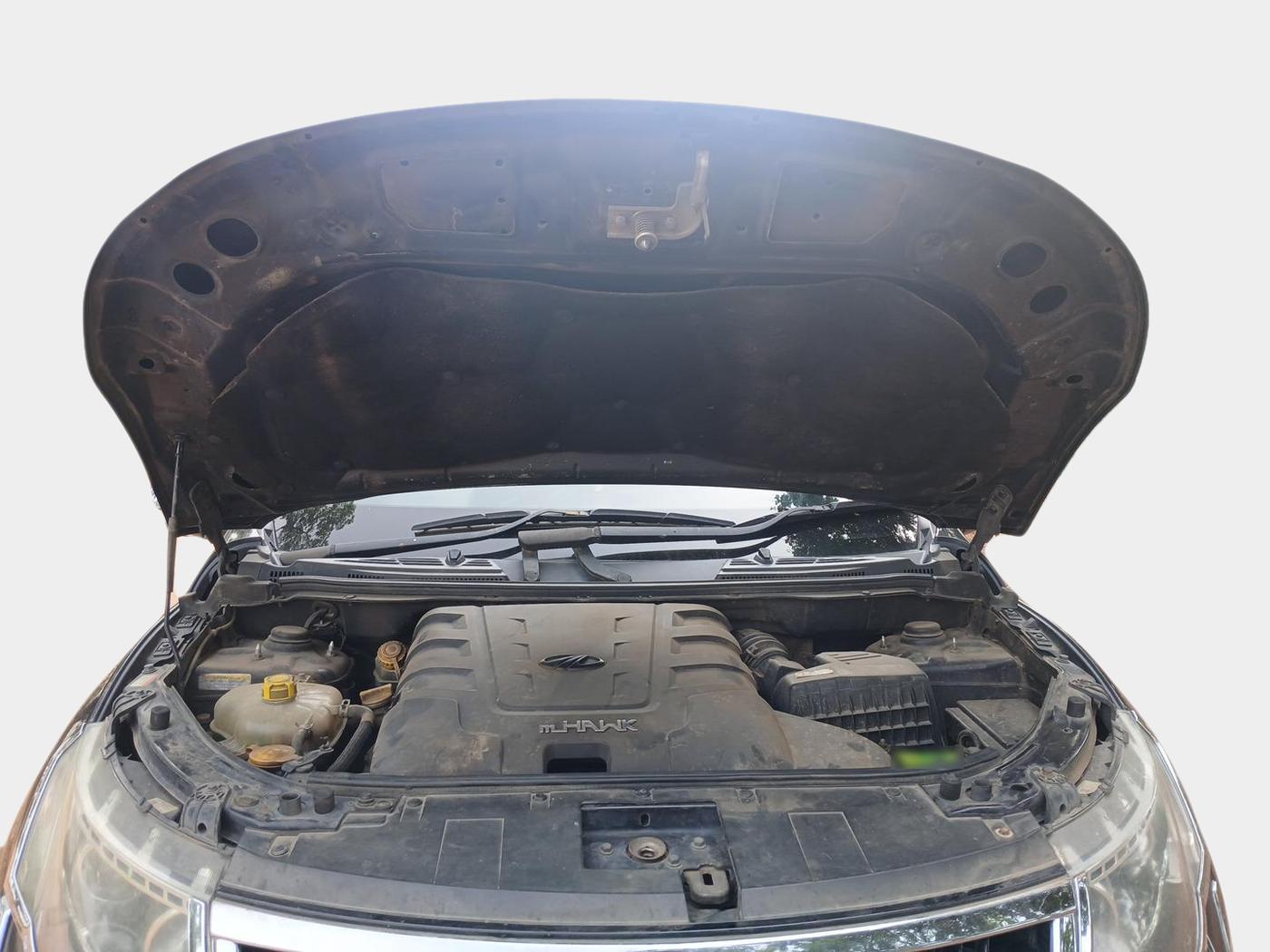 2019 Mahindra XUV500 W9, Diesel, Manual, 1,99,377 km, exterior