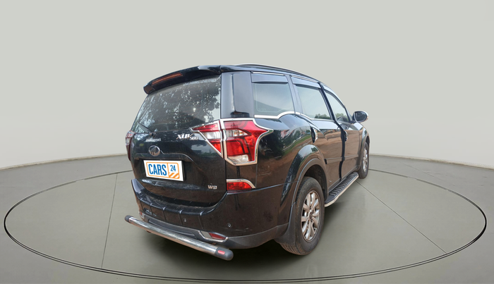 2019 Mahindra XUV500 W9, Diesel, Manual, 1,99,377 km, exterior
