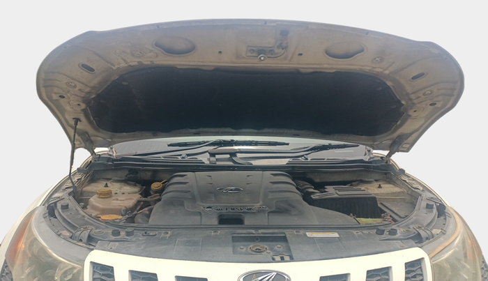 2015 Mahindra XUV500 W8, Diesel, Manual, 1,80,575 km, exterior