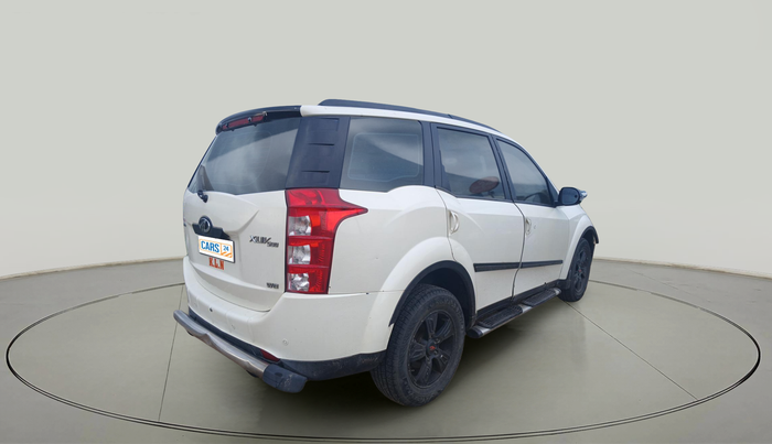 2015 Mahindra XUV500 W8, Diesel, Manual, 1,80,575 km, exterior