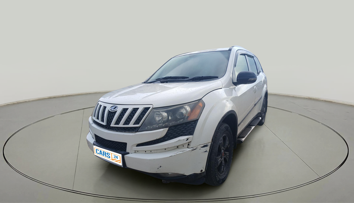 2015 Mahindra XUV500 W8, Diesel, Manual, 1,80,575 km, exterior