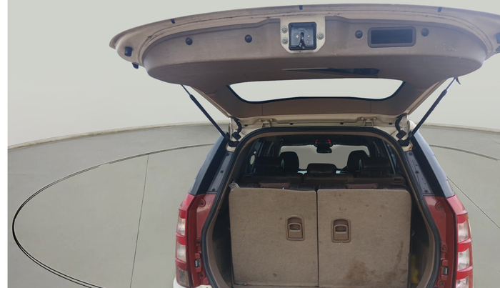 2015 Mahindra XUV500 W8, Diesel, Manual, 1,80,575 km, exterior