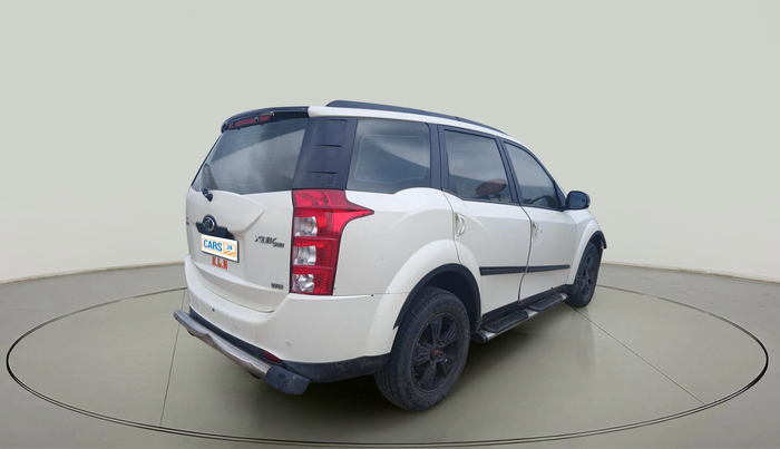 2015 Mahindra XUV500 W8, Diesel, Manual, 1,80,575 km, exterior