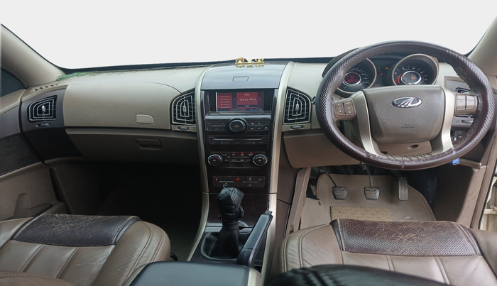 2015 Mahindra XUV500 W8, Diesel, Manual, 1,80,575 km, interior