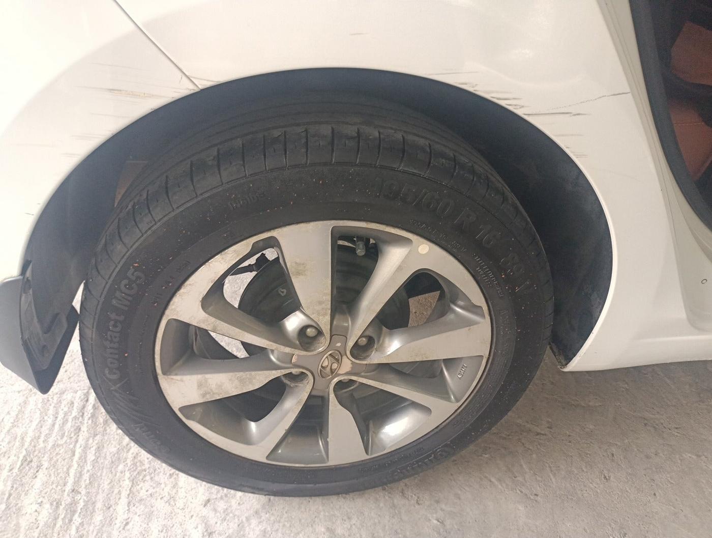 2017 Hyundai Elite i20 ASTA 1.4 CRDI (O), Diesel, Manual, 73,159 km, tyre