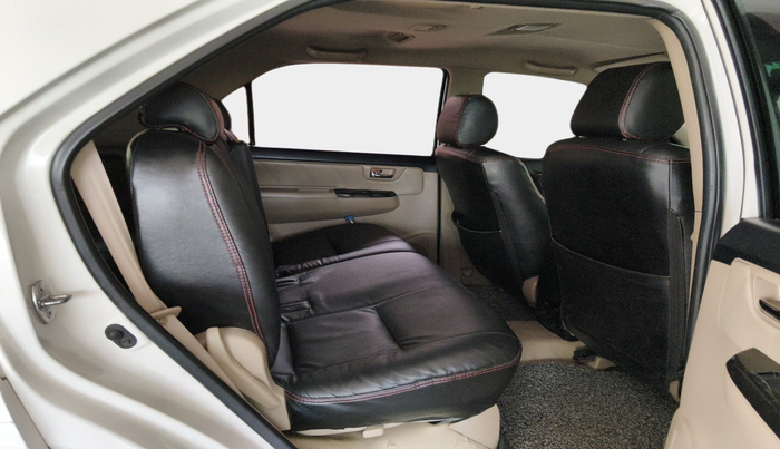 2014 Toyota Fortuner 3.0 4X2 AT, Diesel, Automatic, 2,32,708 km, interior