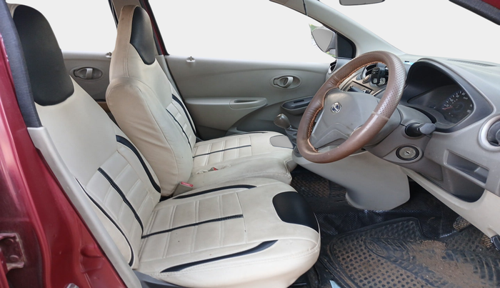 2015 Datsun Go Plus T, Petrol, Manual, 1,01,280 km, interior
