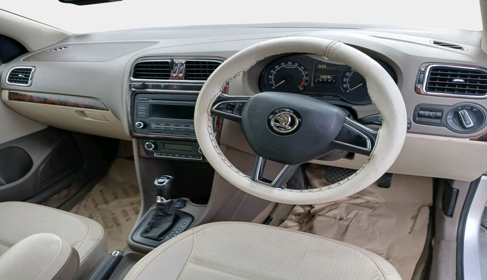 2015 Skoda Rapid 1.5 TDI CR ELEGANCE AT, Diesel, Automatic, 1,42,052 km, interior