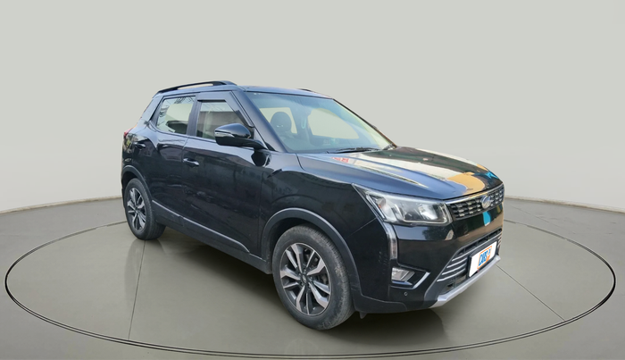 2021 Mahindra XUV300 W8 (O) 1.2 PETROL, Petrol, Manual, 98,306 km, exterior