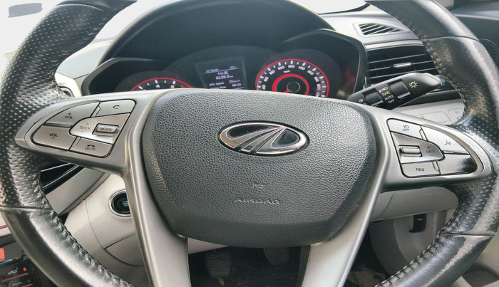 2021 Mahindra XUV300 W8 (O) 1.2 PETROL, Petrol, Manual, 98,306 km, interior
