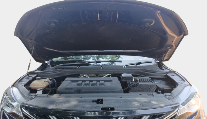 2022 Mahindra XUV700 AX 7 D AT 7 STR, Diesel, Automatic, 82,030 km, exterior