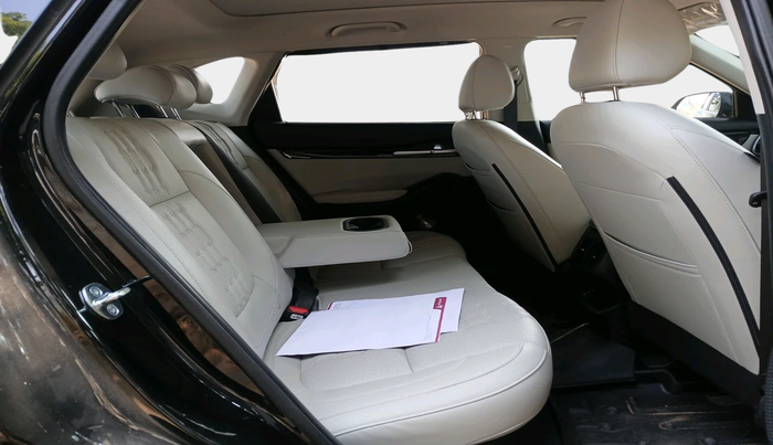 2025 KIA SELTOS  HTX 1.5 DIESEL AT, Diesel, Automatic, 6,569 km, interior