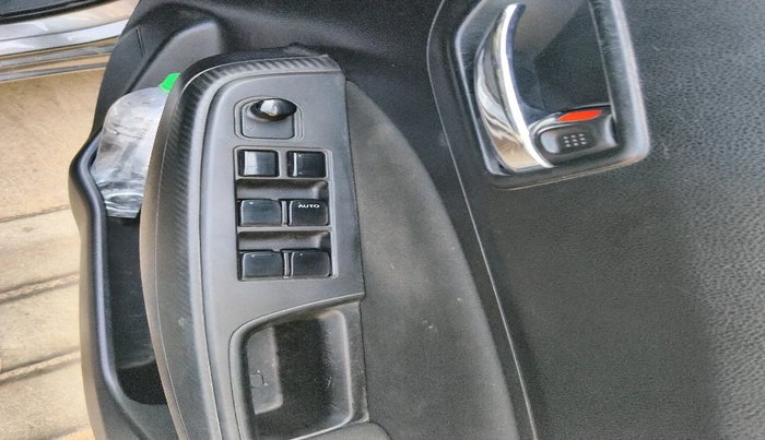 2018 Maruti Swift VXI, Petrol, Manual, 83,362 km, interior