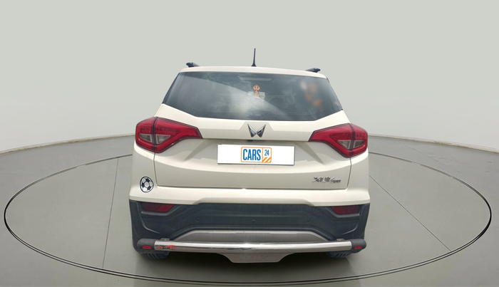 2023 Mahindra XUV300 W6 1.2 PETROL, Petrol, Manual, 16,677 km, exterior