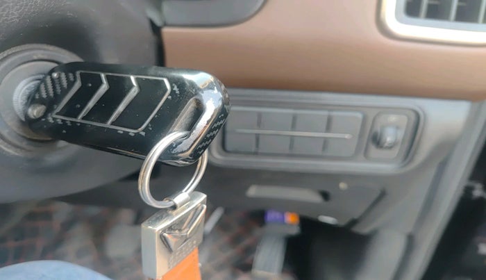 2025 Mahindra SCORPIO-N Z4 DIESEL MT 4WD 7 STR, Diesel, Manual, 39,375 km, interior