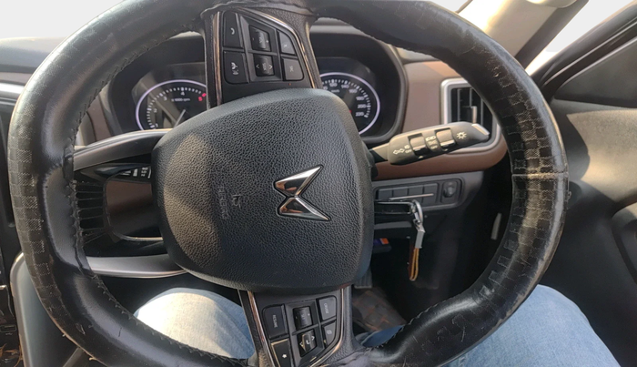 2025 Mahindra SCORPIO-N Z4 DIESEL MT 4WD 7 STR, Diesel, Manual, 39,375 km, interior